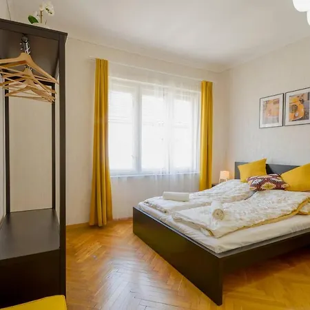 Apartment Lonyay Gellert View 2br