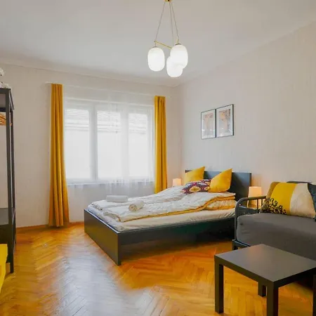 Lonyay Gellert View 2br *